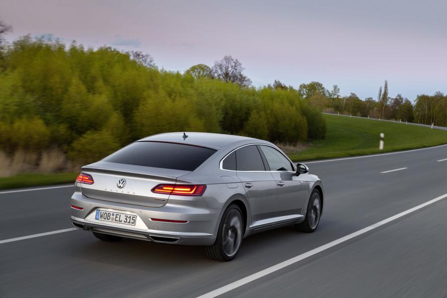  Volkswagen Arteon 4Motion Elegance 2017 года  (WW) (фото 2 из 31)